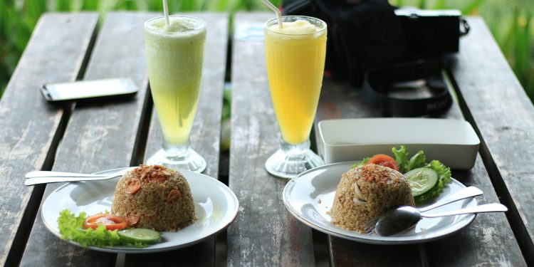 Survei: Masakan Lokal dan Makanan Instan Jadi Pilihan Favorit Masyarakat Indonesia