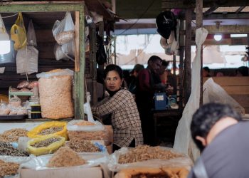 Penduduk Kelas Menengah di Indonesia Didominasi Lulusan SMA
