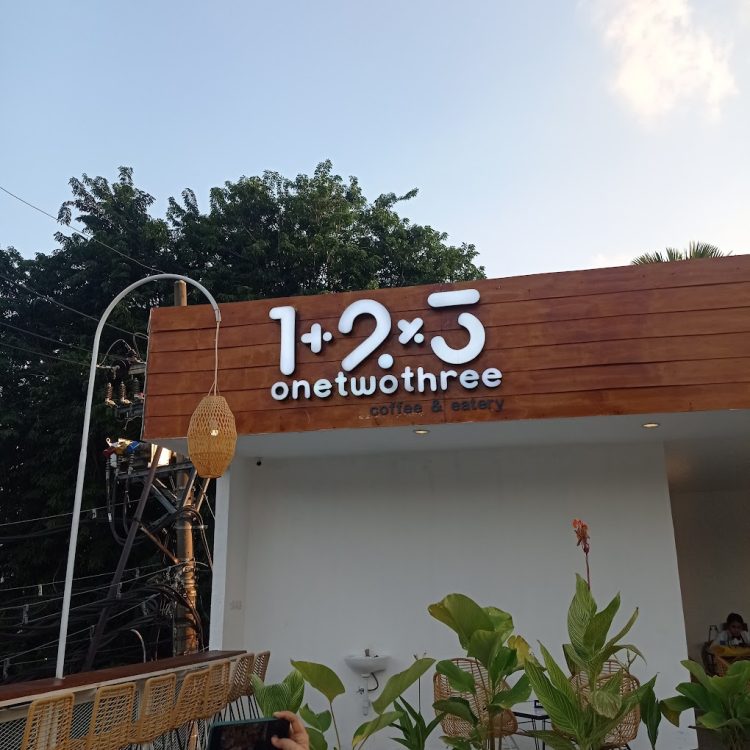 7 Kafe Terbaik di Surabaya 2024, Tempat Nongkrong Seru dan Nyaman