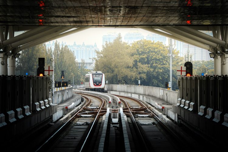Survei Indikator Politik Indonesia, LRT Paling Disukai Warga RI