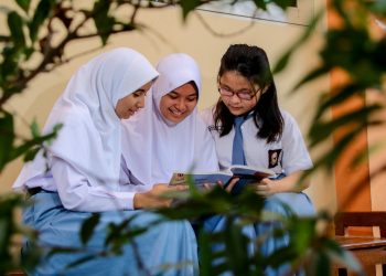 Jumlah Sekolah di Indonesia Menurut Satuan Pendidikan pada Semester I 2024/2025
