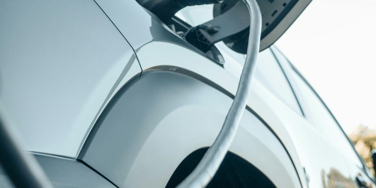 Penjualan Mobil Listrik Indonesia 2024: BYD Dominasi Pasar, Wuling dan Chery Tumbuh Pesat