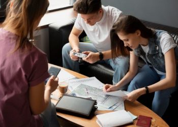 Gen Z Indonesia 2025 : Makanan dan Internet Menjadi Pengeluaran Terbesar