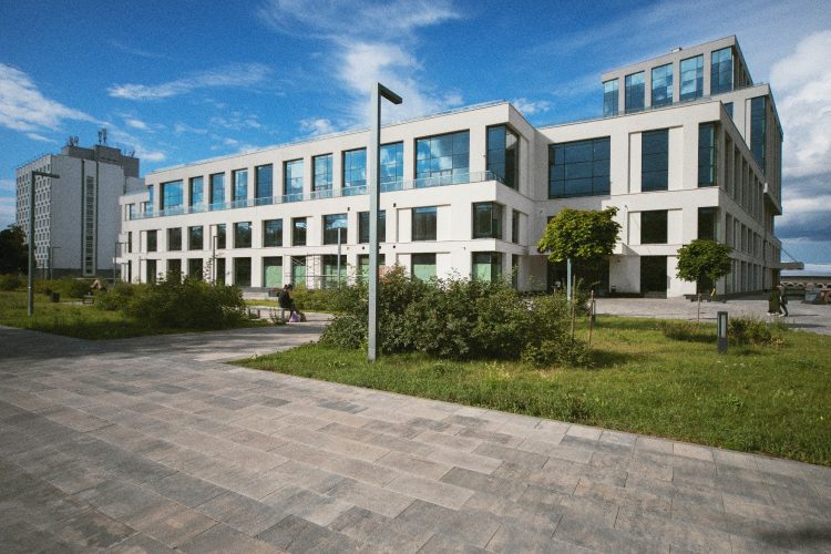 Revitalisasi Sekolah 2025 10.440 Satuan Pendidikan Diperbaiki di Seluruh Indonesia