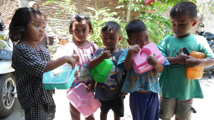 Jumlah Korban Keracunan MBG 2025 per 25 September, Data CISDI dan BGN Berbeda Jauh