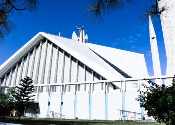 Jumlah Masjid di Indonesia 2025 Capai 315 Ribu, Jawa Barat Terbanyak