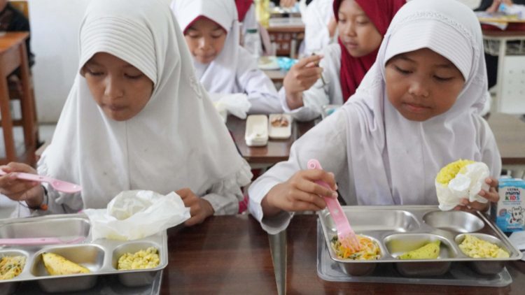 Jumlah Penerima Makan Bergizi Gratis 2025 per 8 September Capai 22,7 Juta Orang
