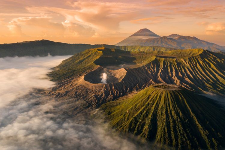 Gunung Paling Aktif di Indonesia 2025 per 12 Oktober, Semeru Nomor Satu