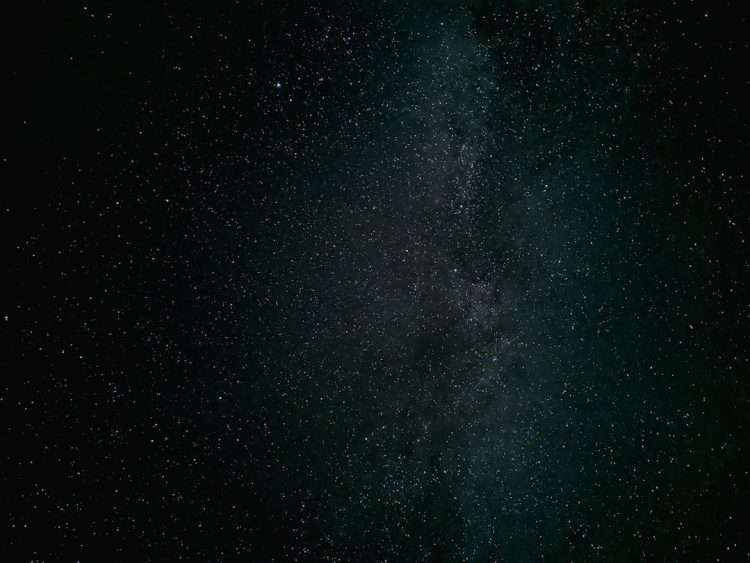 Para ilmuwan berhasil mengabadikan momen langka fase awal ledakan bintang masif yang mengarah ke supernova, memberikan pandangan krusial tentang akhir kehidupan bintang raksasa dan mekanisme di baliknya. (Sumber: Unsplash/Sigmund)