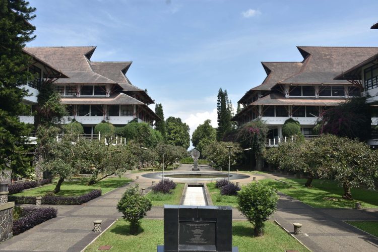 UI, UGM, atau ITB Kampus Terbaik Indonesia Berdasarkan 9 Indikator QS WUR 2027