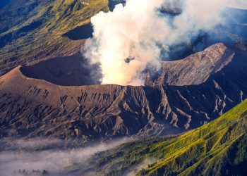 10 Gunung Paling Sering Meletus di Indonesia Sepanjang 2026, Semeru Nomor 1