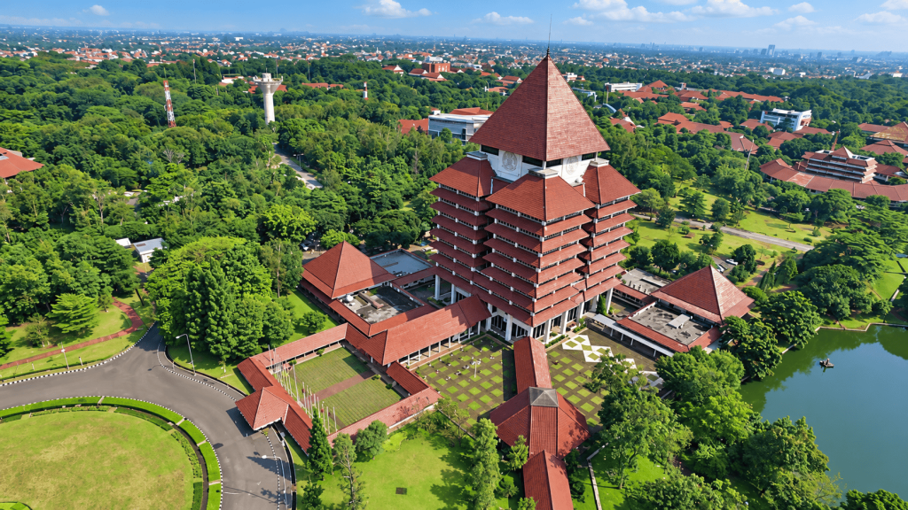 10 Kampus Indonesia Terbaik untuk Karier Versi QS 2027, UI, ITB, atau UGM (1)