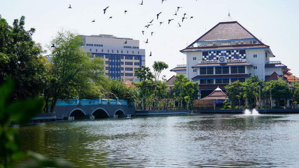 10 Kampus Indonesia dengan Jaringan Riset Internasional Terbaik Versi QS 2027