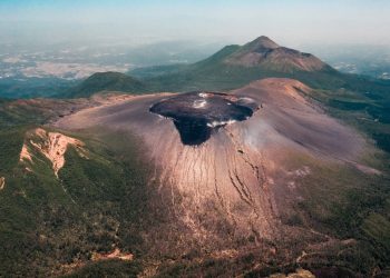 127 Gunung Api Aktif di Indonesia 2026, Provinsi Mana yang Paling Banyak