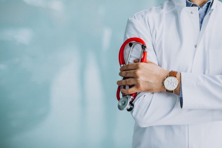 Gaji Dokter Umum Bisa Tembus Rp18 Juta pada 2026, Ini 10 Daerah dengan Bayaran Tertinggi