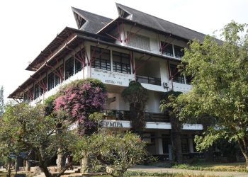 5 Universitas Jurusan Fisika Terbaik di Indonesia Versi QS 2026, ITB Nomor 1