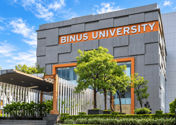 BINUS, Telkom, atau UMY? Bandingkan Reputasi Perusahaan dan Biaya Kuliah 2026/2027