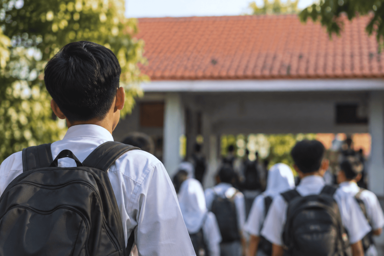 Hampir 3 dari 10 Remaja Usia SMA di Indonesia Tidak Bersekolah, Tertinggi dalam 11 Tahun