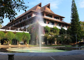 Jurusan ITB dengan Gaji Lulusan Tertinggi 2025, Teknik Perminyakan Capai Rp13 Juta-resized-to-large