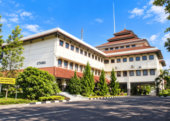 Kampus Teknik Terbaik di Mata Perusahaan Versi QS 2026, UI atau ITB