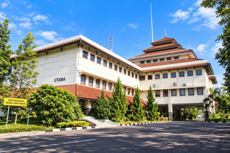 Kampus Teknik Terbaik di Mata Perusahaan Versi QS 2026, UI atau ITB