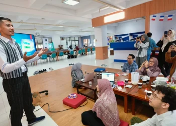 Perempuan Dominasi Kuliah Kesehatan, Laki-laki Teknik, Ini Potret Mahasiswa Indonesia 2025