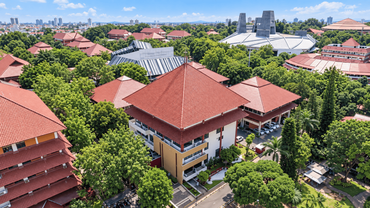 UI, UGM, atau IPB Bandingkan Median Gaji Lulusan dan UKT Manajemen 20262027