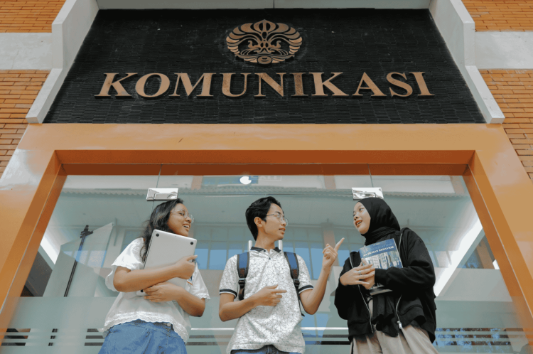 Universitas dengan Jurusan Komunikasi dan Media Terbaik di Indonesia Versi QS 2026, UI Ungguli UGM (1)