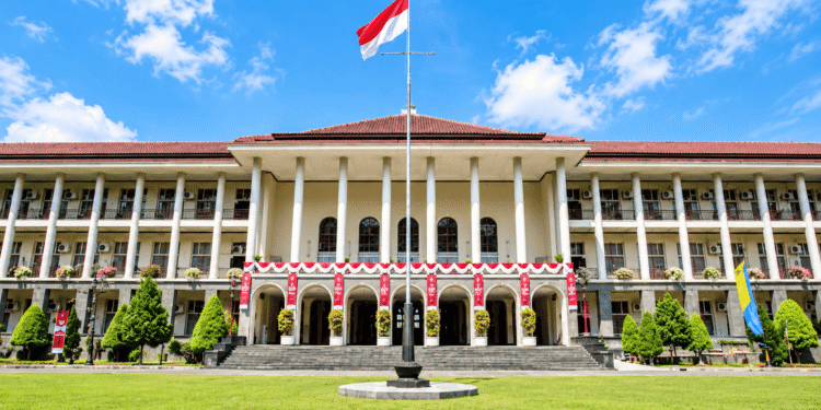 Kekuatan dan Kelemahan 10 Kampus Terbaik Indonesia di THE WUR 2027