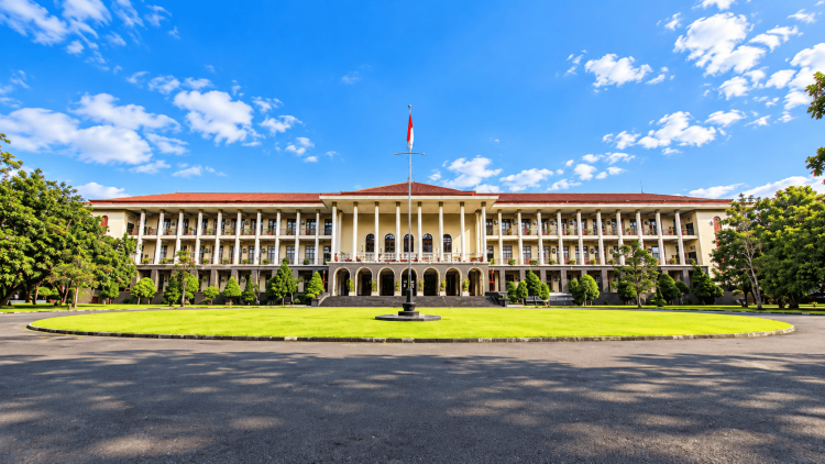 Lulusan UGM Bergaji Median Rp6 Juta, Seberapa Sulit Masuk Jurusan Favorit lewat SNBT